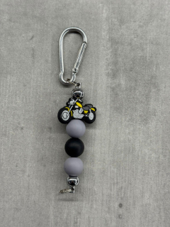 Přívěsek na klíče - motorka - žlutá